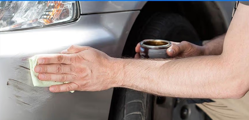 Xử lý chà nhám xe ô tô bị trầy xước nặng