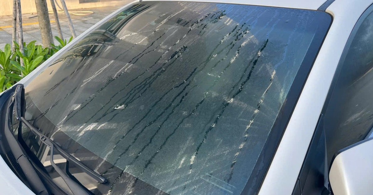 Lau kính ô tô để giúp phá sương mù